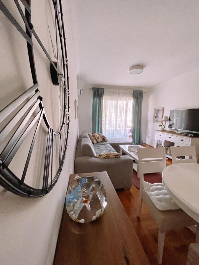 Aska Apartment Bar Luaran gambar