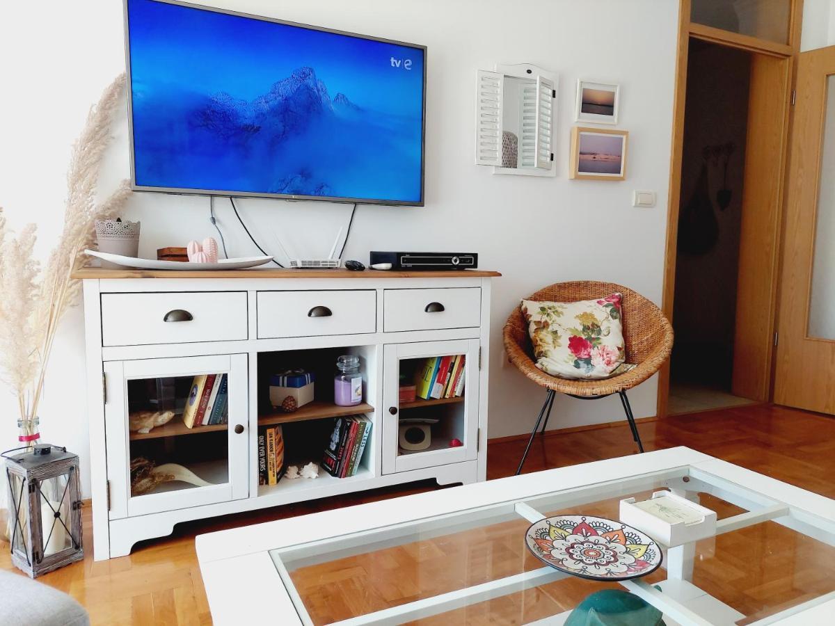 Aska Apartment Bar Luaran gambar