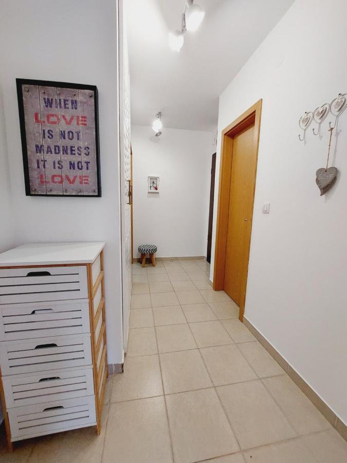 Aska Apartment Bar Luaran gambar